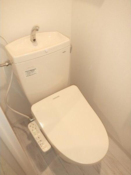 札幌市西区西町北13丁目のマンション(トイレ)