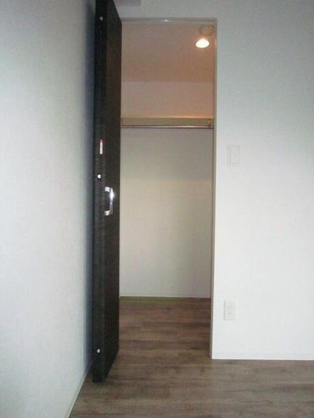 札幌市中央区南十三条西7丁目のマンション(収納)