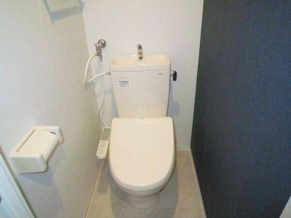 札幌市中央区南十三条西7丁目のマンション(トイレ)