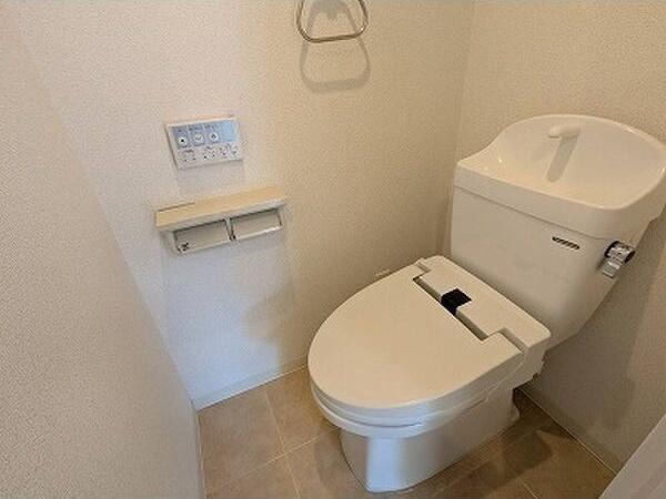 札幌市中央区南六条西18丁目のマンション(トイレ)