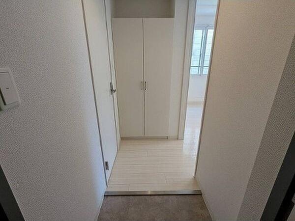 札幌市中央区南六条西18丁目のマンション(玄関)