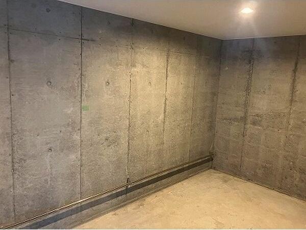 札幌市白石区本郷通１丁目南のマンション