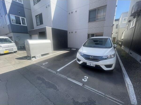 札幌市豊平区平岸一条８丁目のアパート