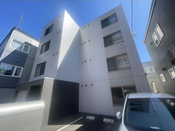 札幌市豊平区平岸一条8丁目のアパート