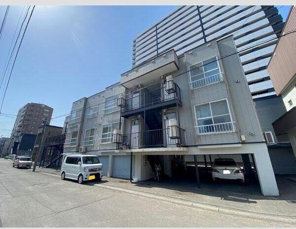 札幌市西区山の手三条1丁目のアパート