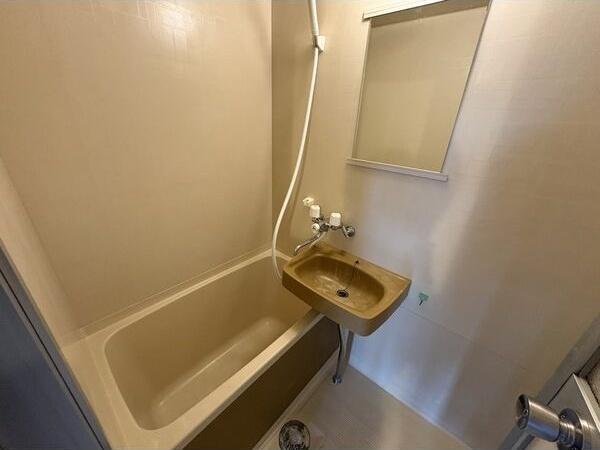 札幌市東区北二十二条東１６丁目のマンション