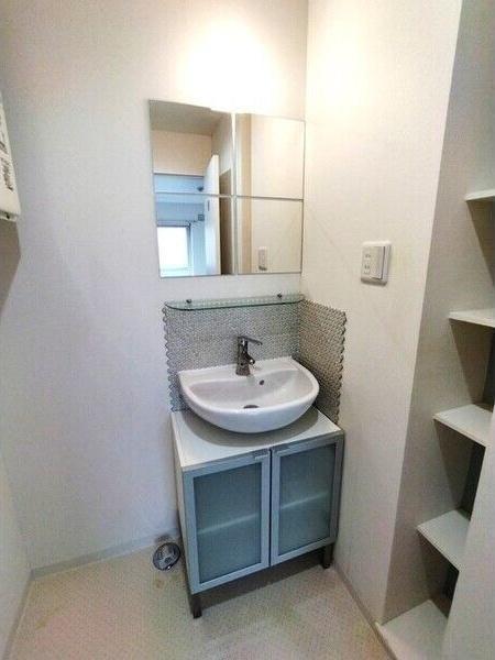 札幌市白石区南郷通１８丁目南のアパート