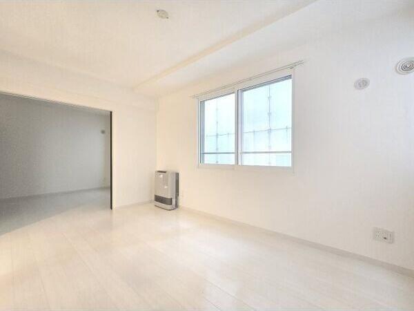 札幌市中央区南二条西１２丁目のマンション