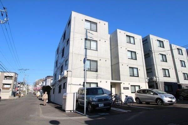 札幌市豊平区平岸四条１２丁目のマンション