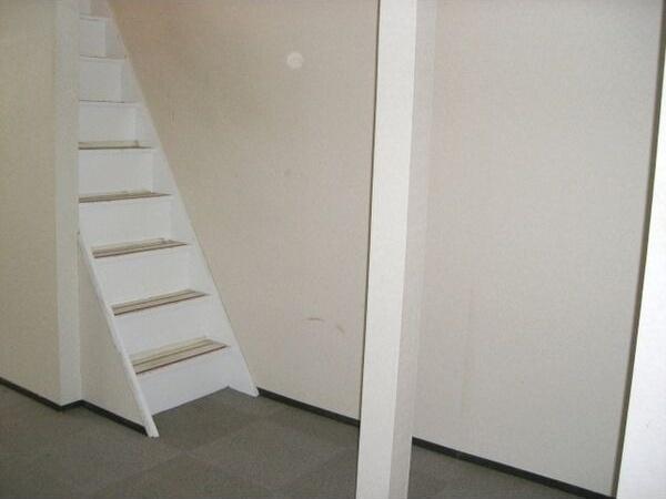 札幌市豊平区月寒西二条９丁目のアパート