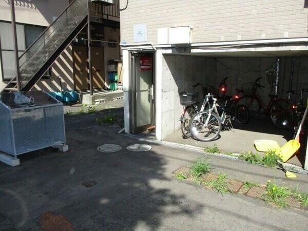 札幌市豊平区月寒西二条９丁目のアパート