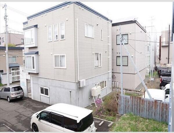 札幌市豊平区平岸三条１４丁目のマンション