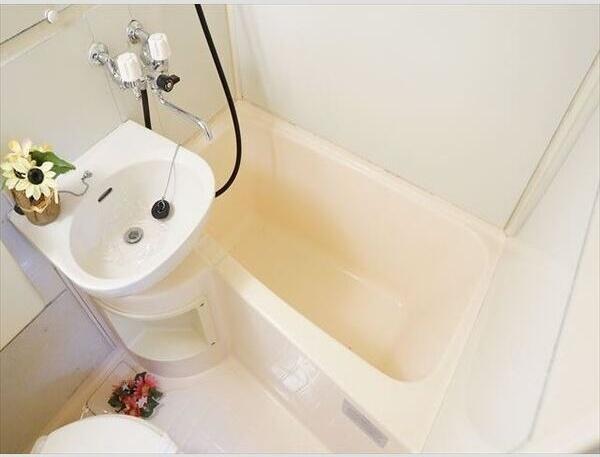 クリスタル村川