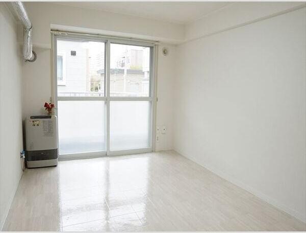 クリスタル村川