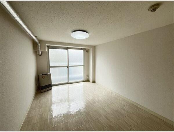 クリスタル村川