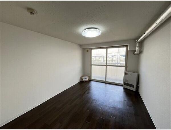 クリスタル村川