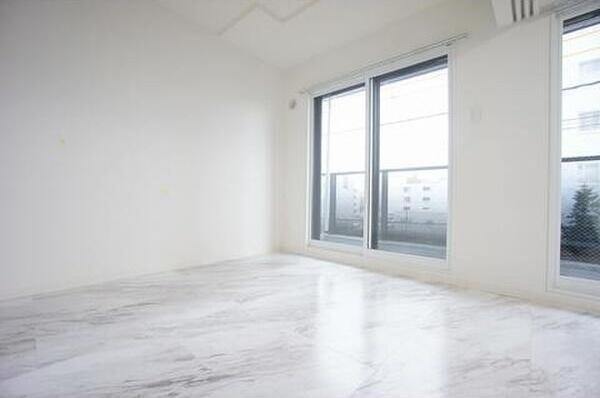 札幌市西区八軒三条東１丁目のマンション