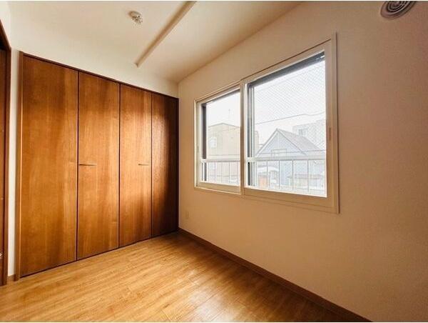 札幌市白石区本郷通１２丁目北のマンション