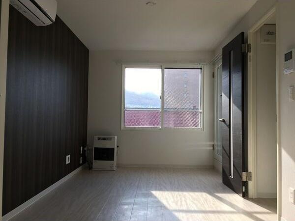 メニーズコート東屯田通