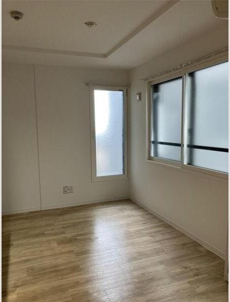 札幌市中央区南二条西１８丁目のマンション