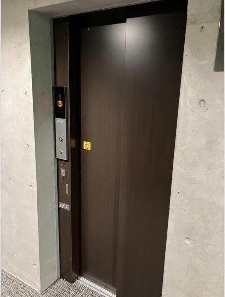 札幌市中央区南二条西１８丁目のマンション