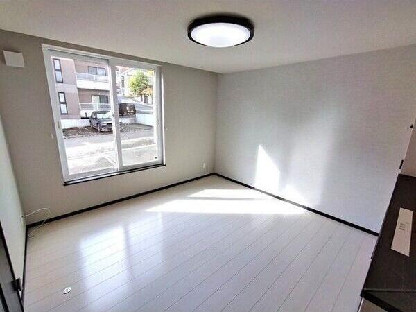 札幌市西区山の手二条１２丁目のアパート