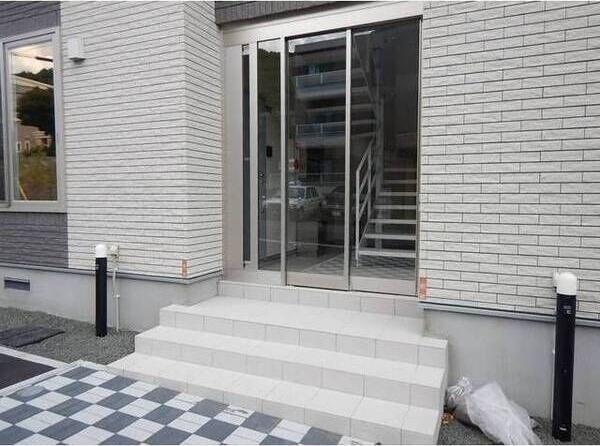 札幌市西区山の手二条１２丁目のアパート