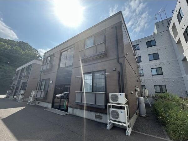 札幌市西区山の手三条11丁目のアパート