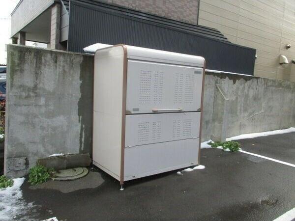 札幌市中央区南十二条西８丁目のマンション