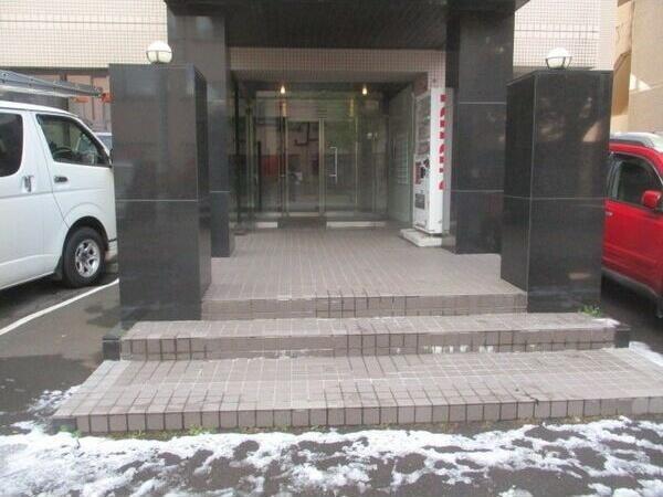 札幌市中央区南十二条西８丁目のマンション