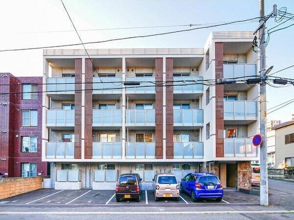 札幌市白石区南郷通１８丁目南のマンション