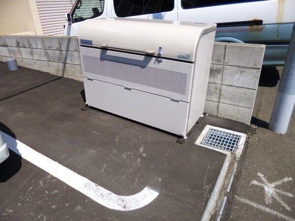 札幌市西区二十四軒三条６丁目のアパート