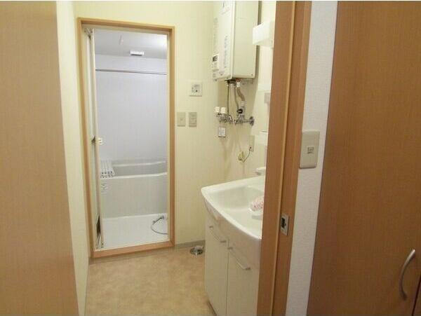 札幌市西区二十四軒三条６丁目のアパート