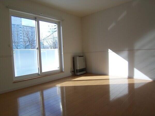 札幌市西区二十四軒三条６丁目のアパート