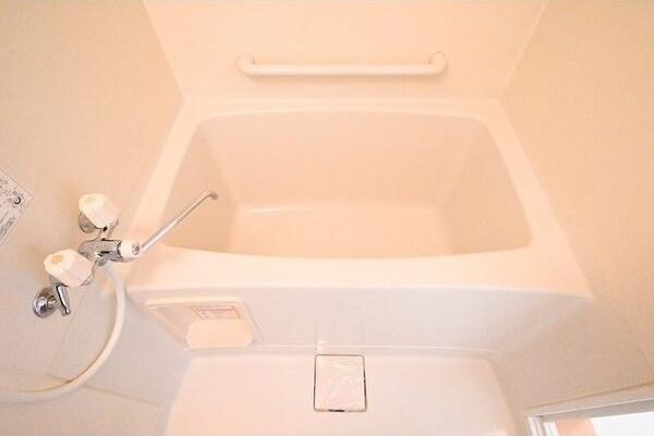 札幌市西区山の手三条６丁目のアパート