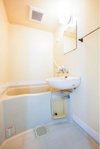 フローレス麻生