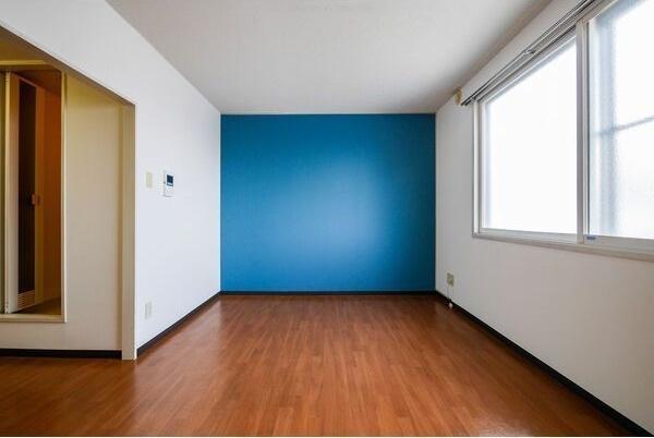 フローレス麻生