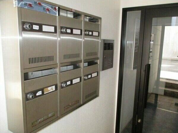 札幌市豊平区中の島二条８丁目のアパート