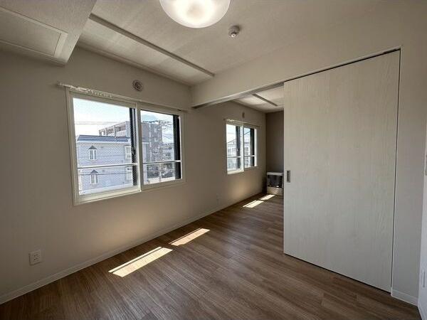 札幌市白石区平和通５丁目北のマンション