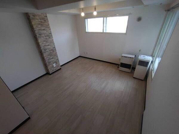 札幌市白石区南郷通１１丁目南のマンション