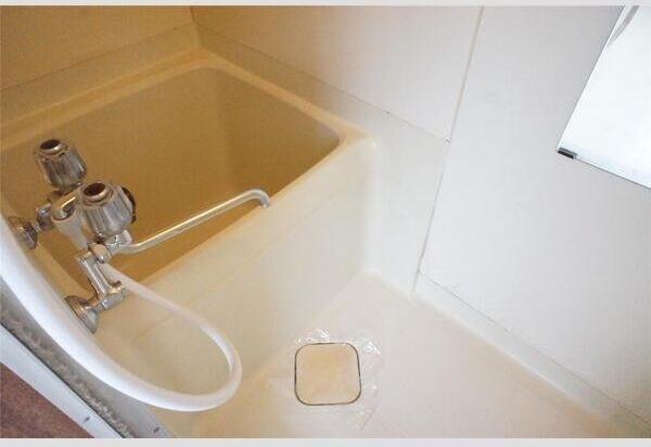 札幌市白石区本通１１丁目南のアパート