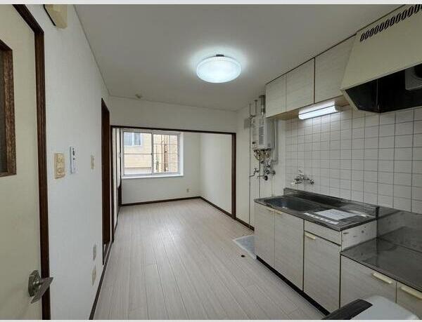 札幌市白石区本通１１丁目南のアパート