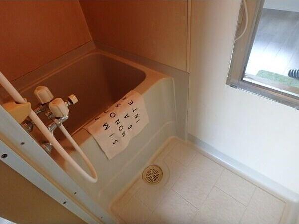 札幌市白石区栄通１７丁目のアパート