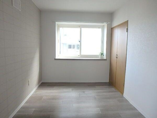 札幌市白石区栄通１７丁目のアパート