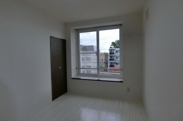 札幌市白石区栄通６丁目のアパート