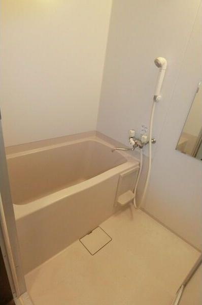 札幌市白石区栄通６丁目のアパート