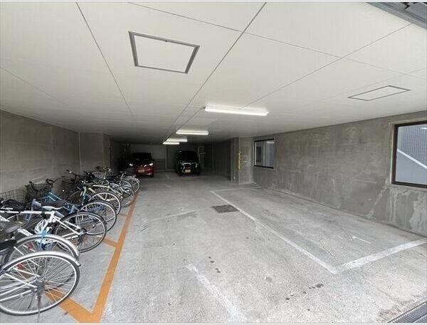 札幌市白石区本郷通６丁目南のマンション