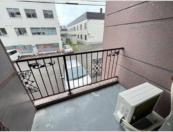 札幌市白石区本郷通２丁目北のマンション