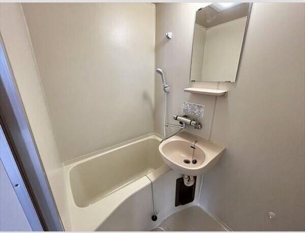 札幌市白石区本郷通２丁目北のマンション