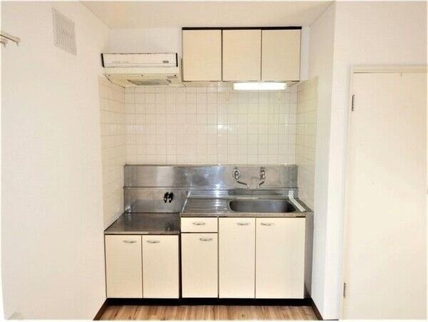 札幌市白石区北郷二条３丁目のアパート